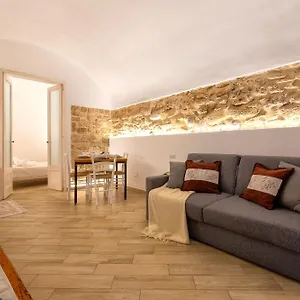https://dentro-le-mura.hotelsalgherosardinia.com